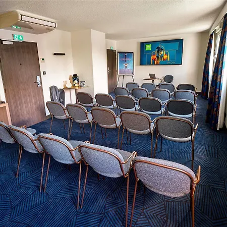 Ibis Styles Saint-quentin Hotel